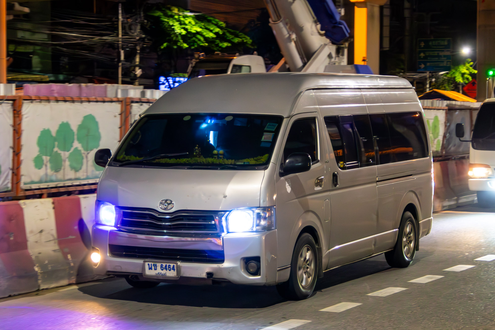 นข 6464, Toyota Commuter 1st gen (H200; TH-market), 2004–2019