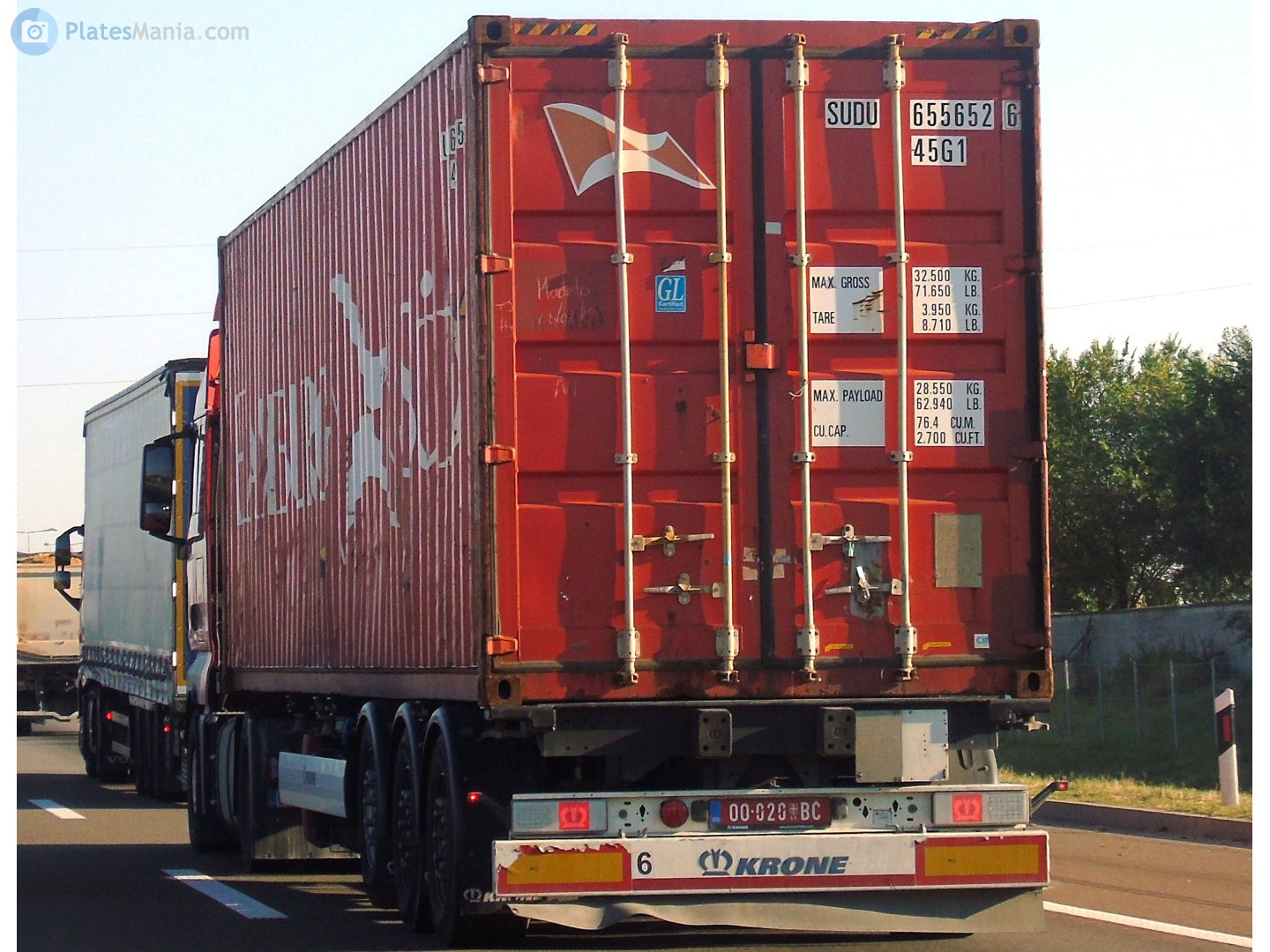 OO-020 BĆ, Krone Box Liner 