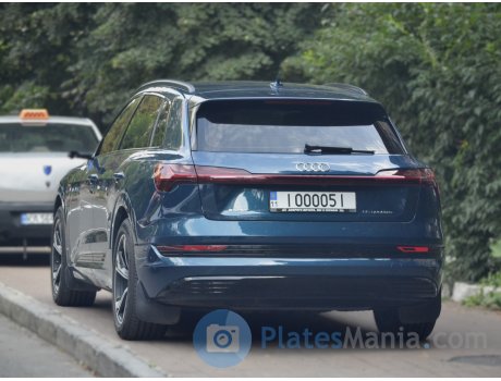 11 I00005I, Audi e-tron