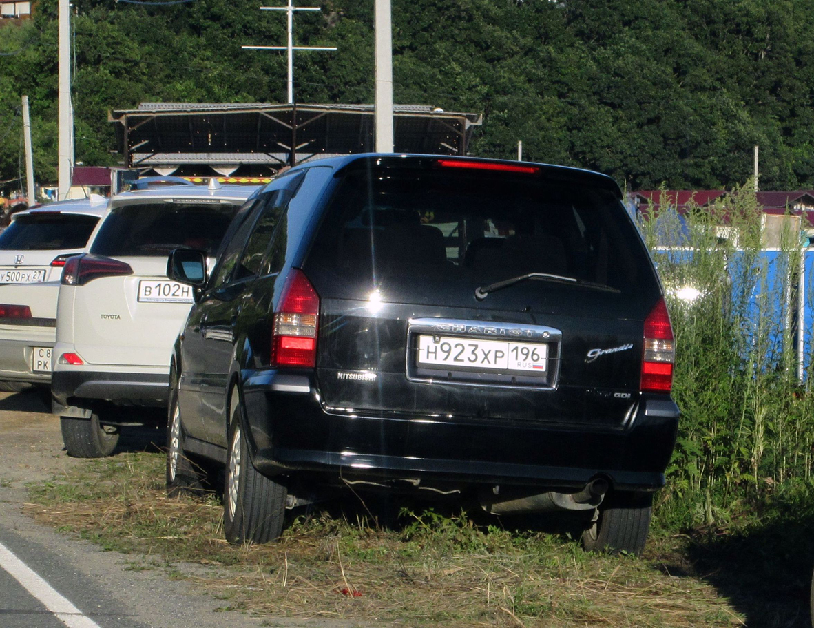 н 923 хр 196, Mitsubishi Chariot 3rd gen Grandis (UG), 1997–2003