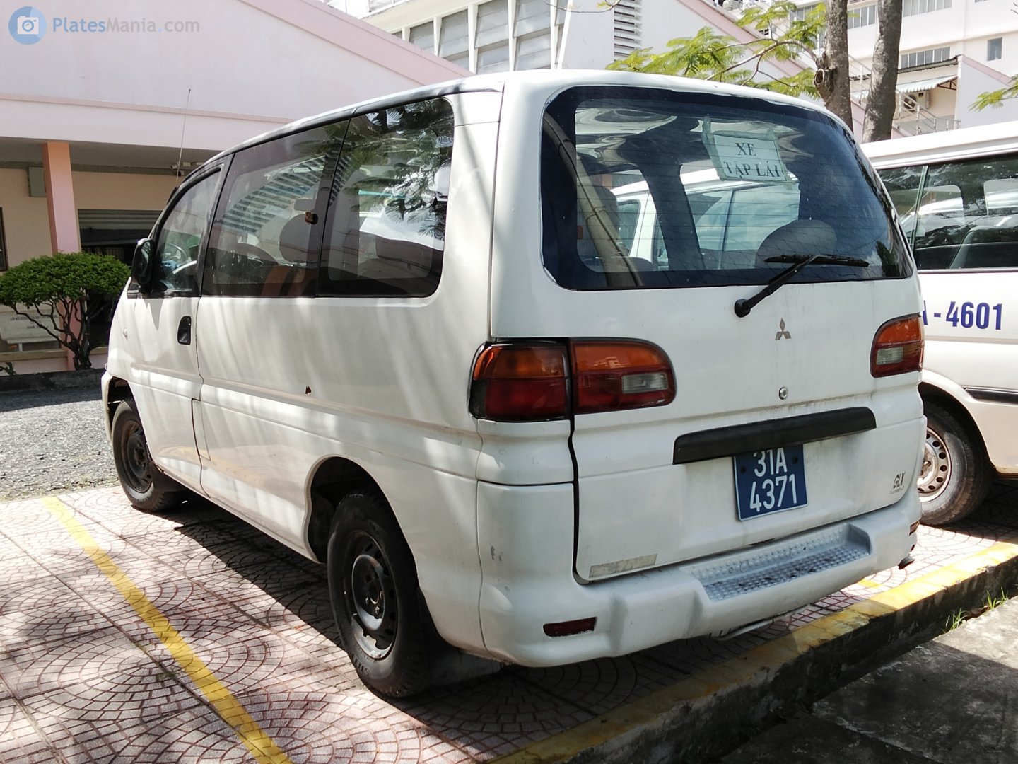 31A-4371, Mitsubishi Delica 4th gen Cargo, 1994–1999