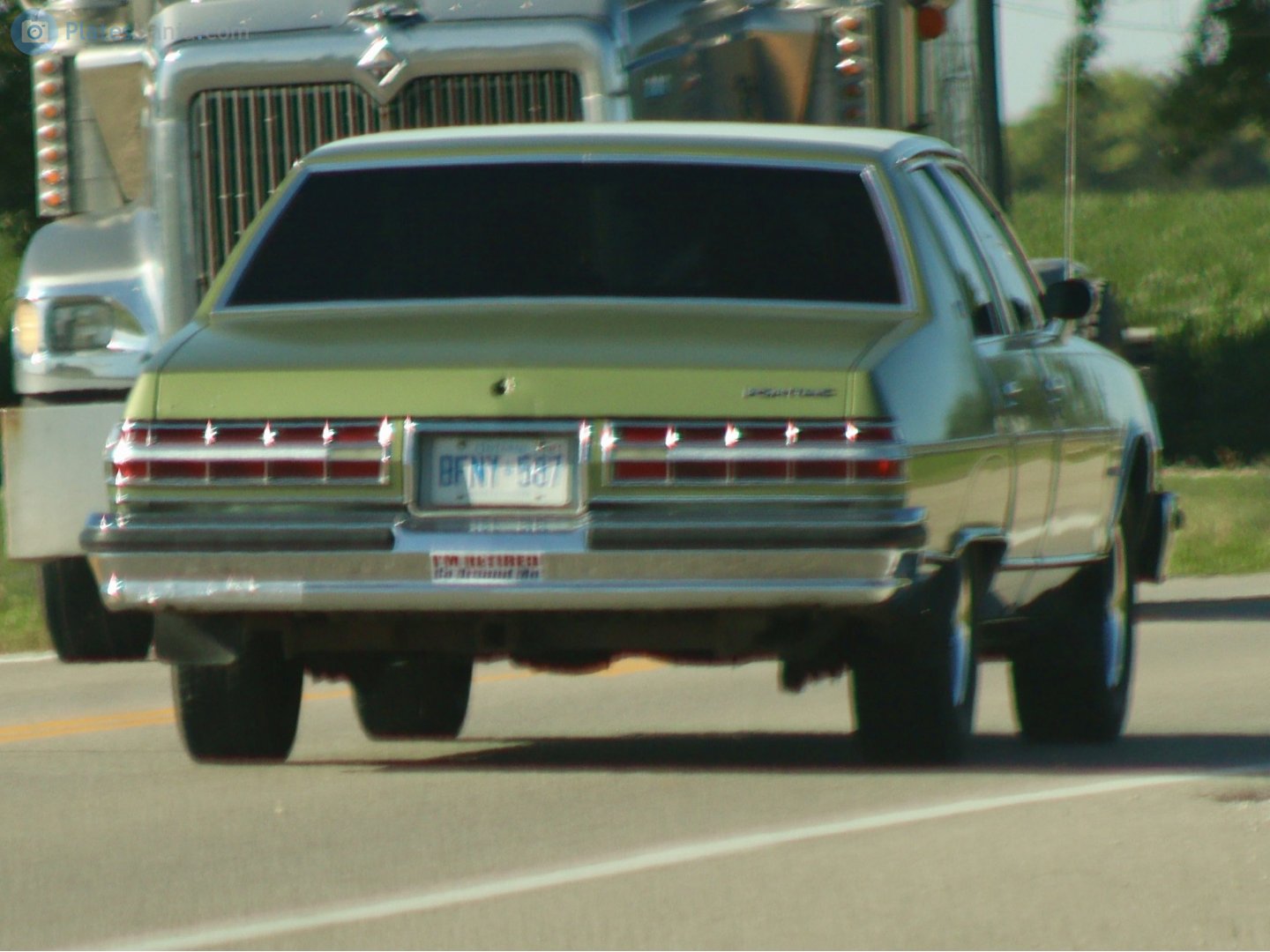 BFNY-587, Pontiac Bonneville 6th gen 4-door Sedan (69; B-body), 1976–1981