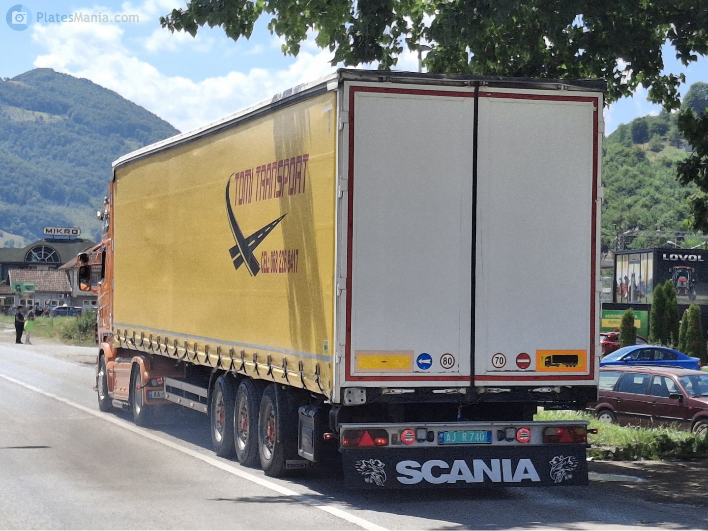 AJ R 740, Trailers (2011) 