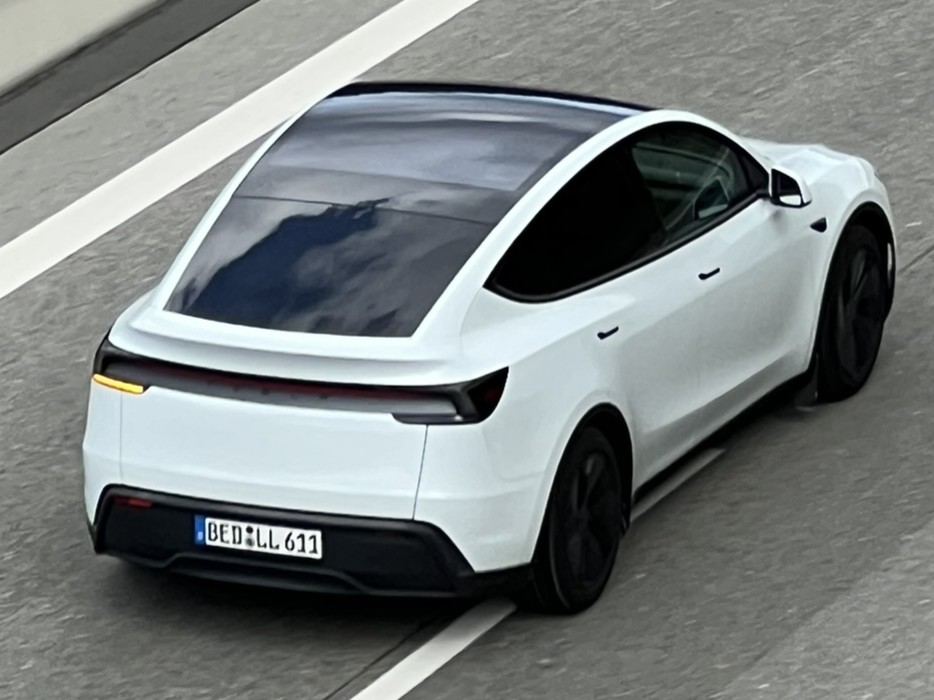 BED LL 611, Tesla Model Y 1st gen (5YJY), facelift, 2025–