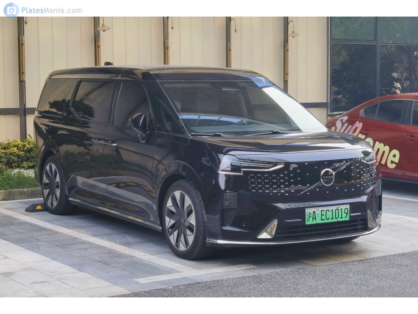 沪A·EC1019, Volvo EM90 1st gen, 2023–