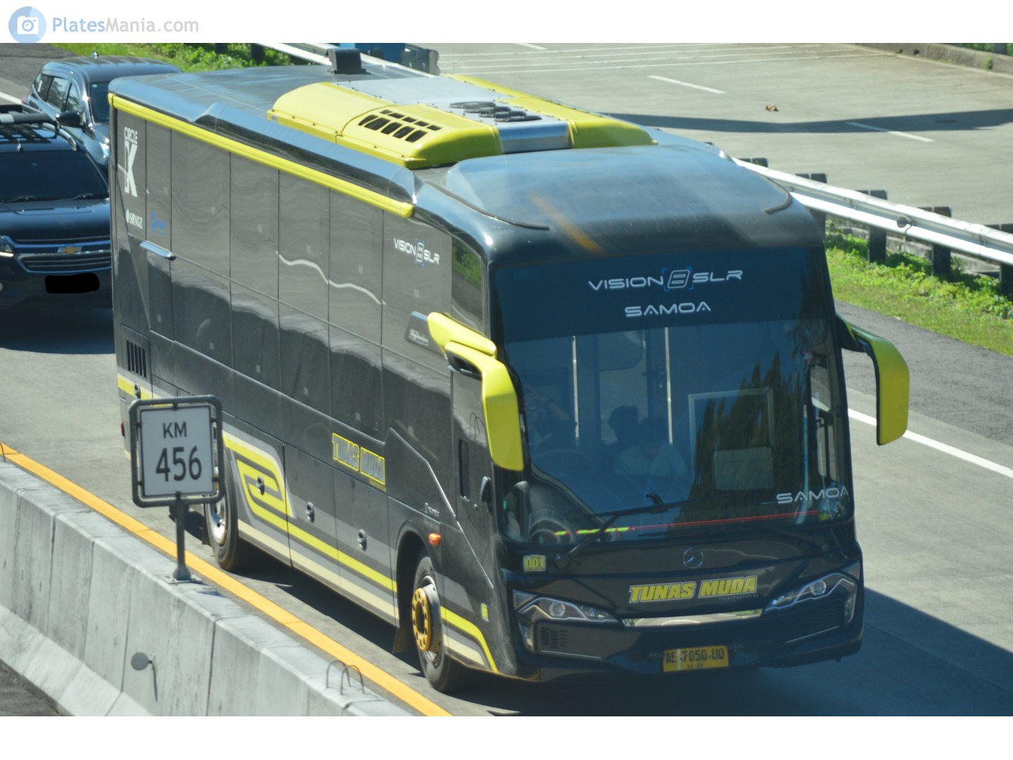 AE 7050 UQ, Mercedes-Benz 