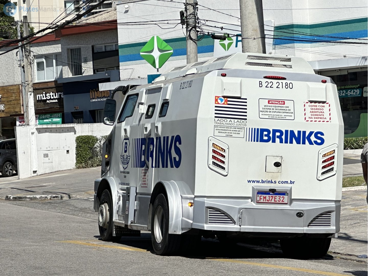 FMJ7E32, Mercedes-Benz 915 E Blindado 