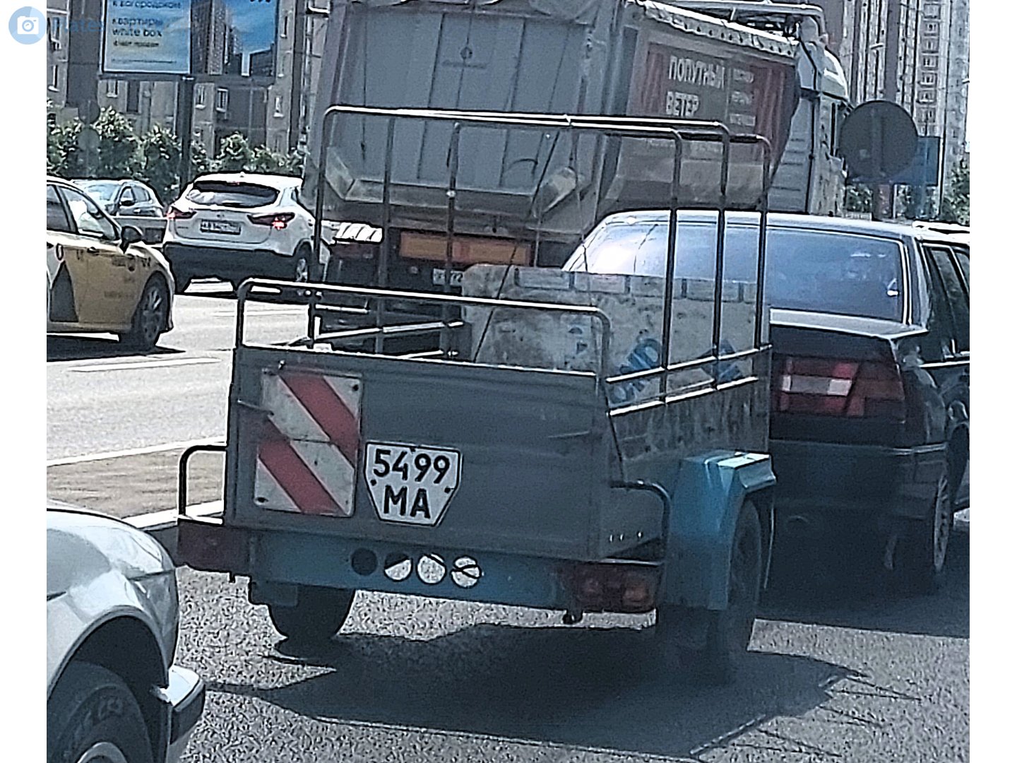 5499 МА, Trailers (1977) 