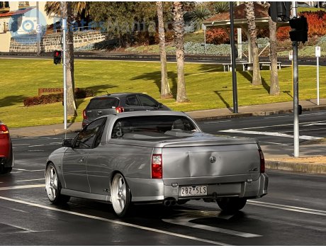 2BZ-5LS, Holden Ute
