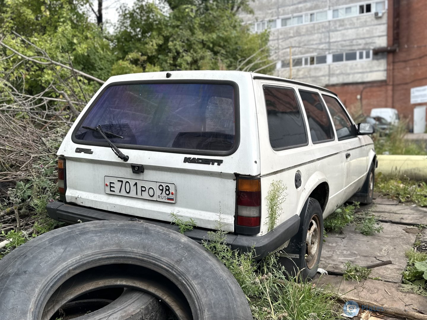 е 701 ро 98, Opel Kadett 4th gen 3-door Caravan (D), 1979–1984