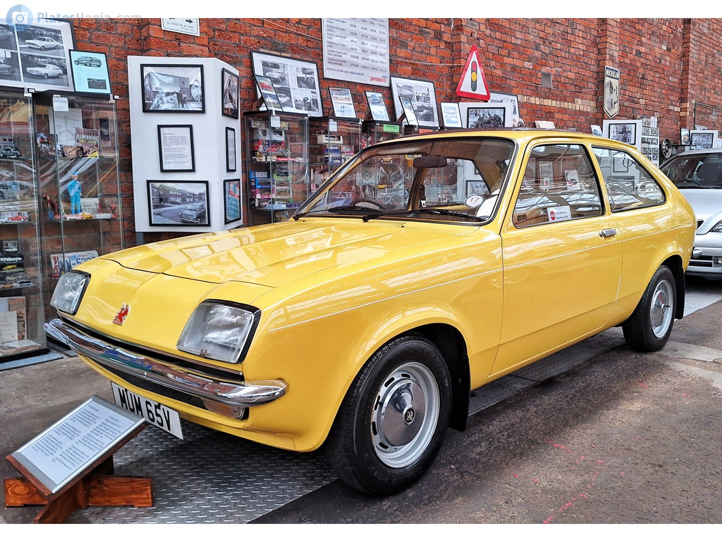 MUM65V, Vauxhall Chevette 1st gen 3-door Hatch, 1975–1983