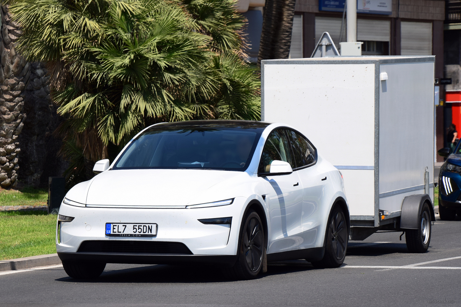 EL7 55DN, Tesla Model Y 1st gen (5YJY), facelift, 2025–
