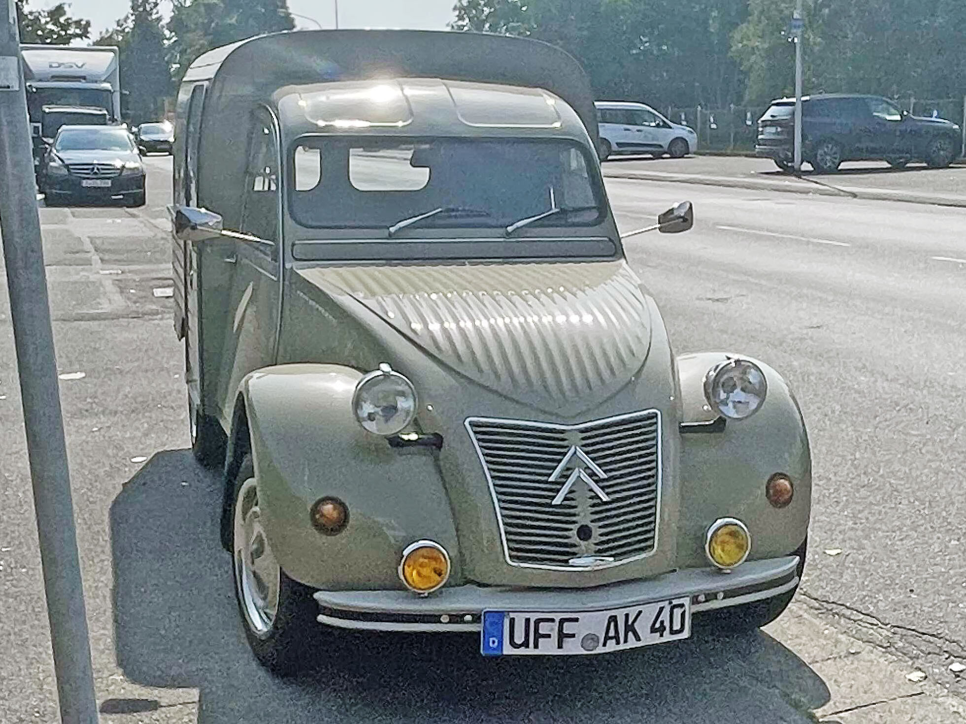 UFF AK 40, Citroёn 2CV 1st gen Fourgonnette, 1951–1987