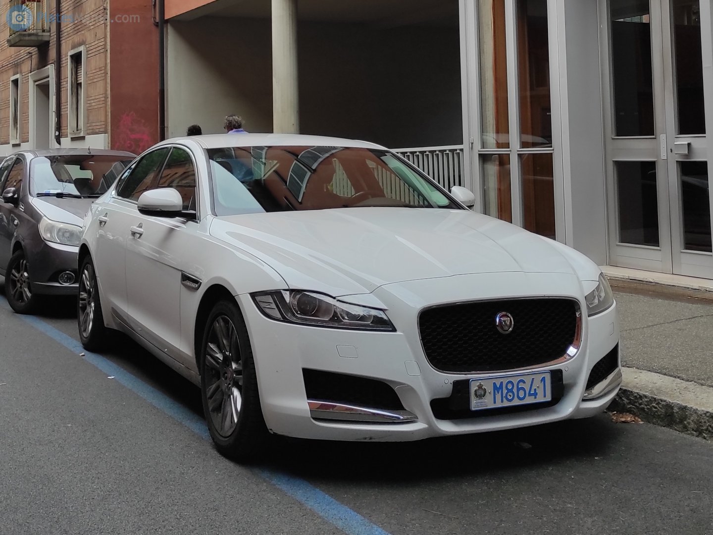 M8641, Jaguar XF 2nd gen Sedan (X260), 2015–2024
