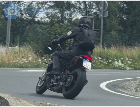 H V 933, Triumph Motorcycles Speed Triple