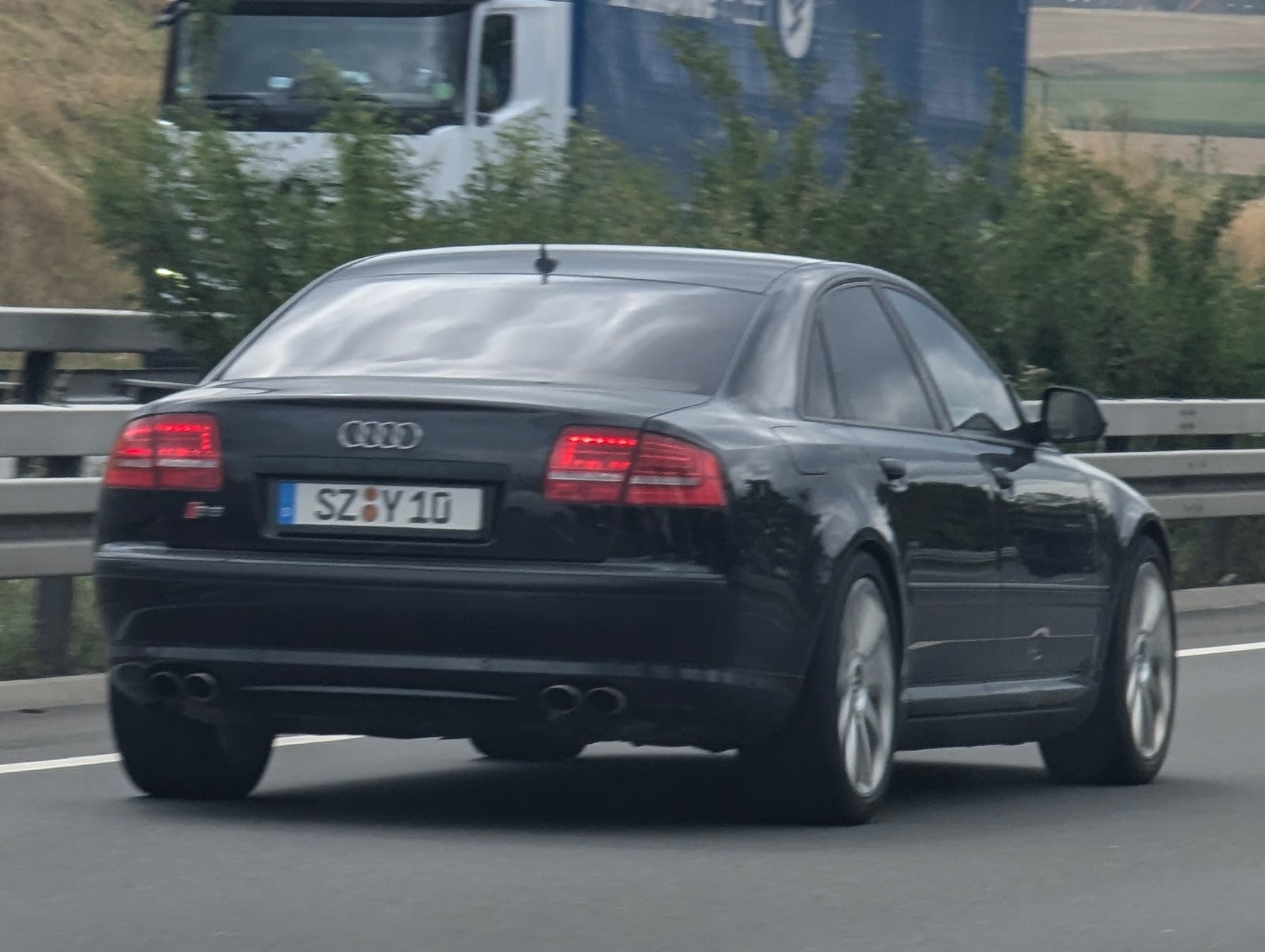 SZ Y 10, Audi S8 2nd gen (D3/4E2/4E8), 2005–2011
