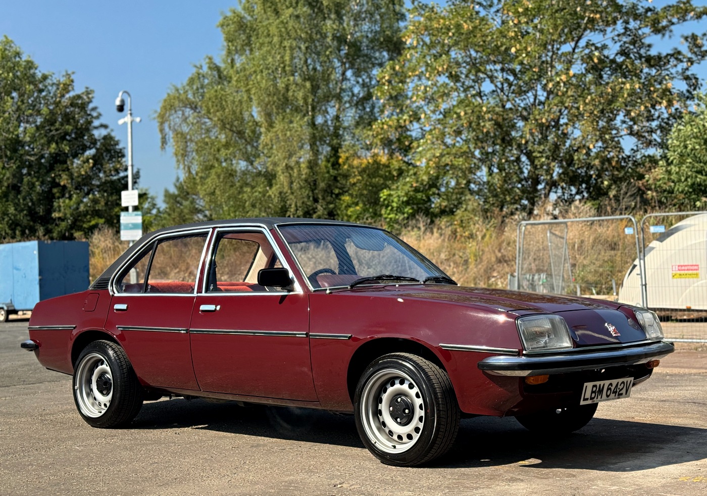 LBM642V, Vauxhall Cavalier 1st gen 4-door Sedan, 1975–1981