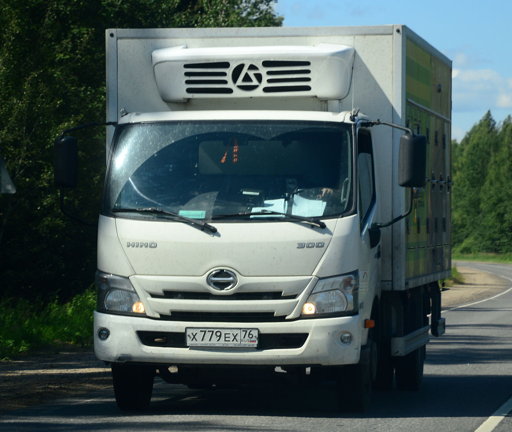х 779 ех 76, Hino 300 Series 
