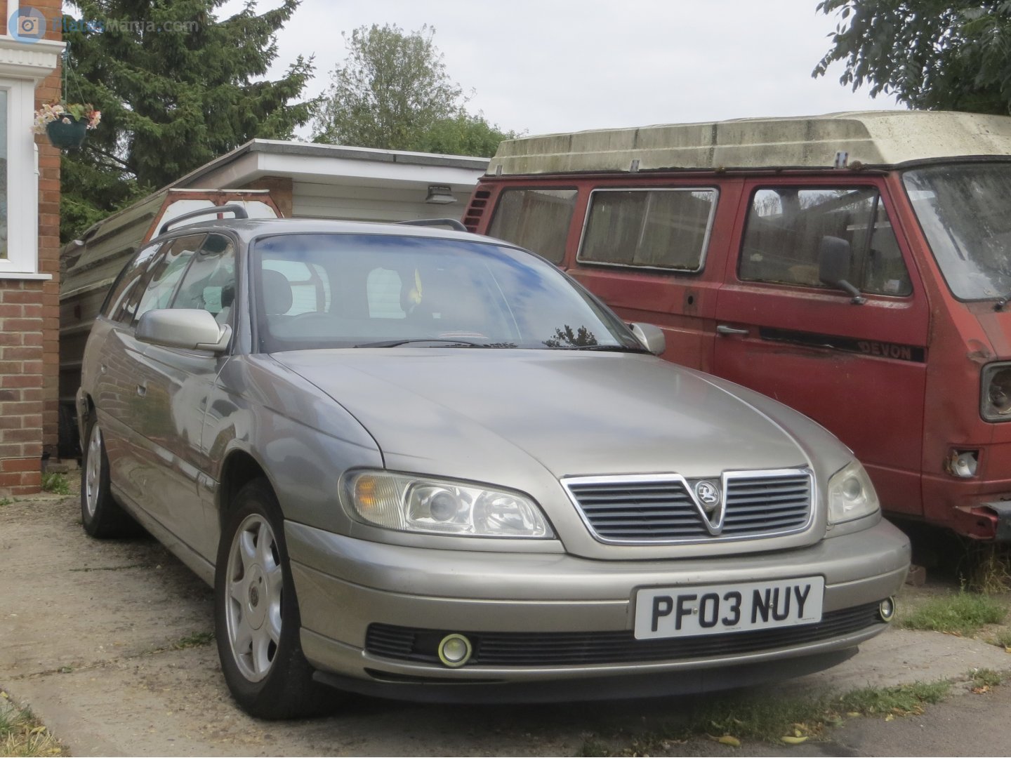 PF03NUY, Vauxhall Omega 1st gen Estate (B; V94), facelift, 1999–2003