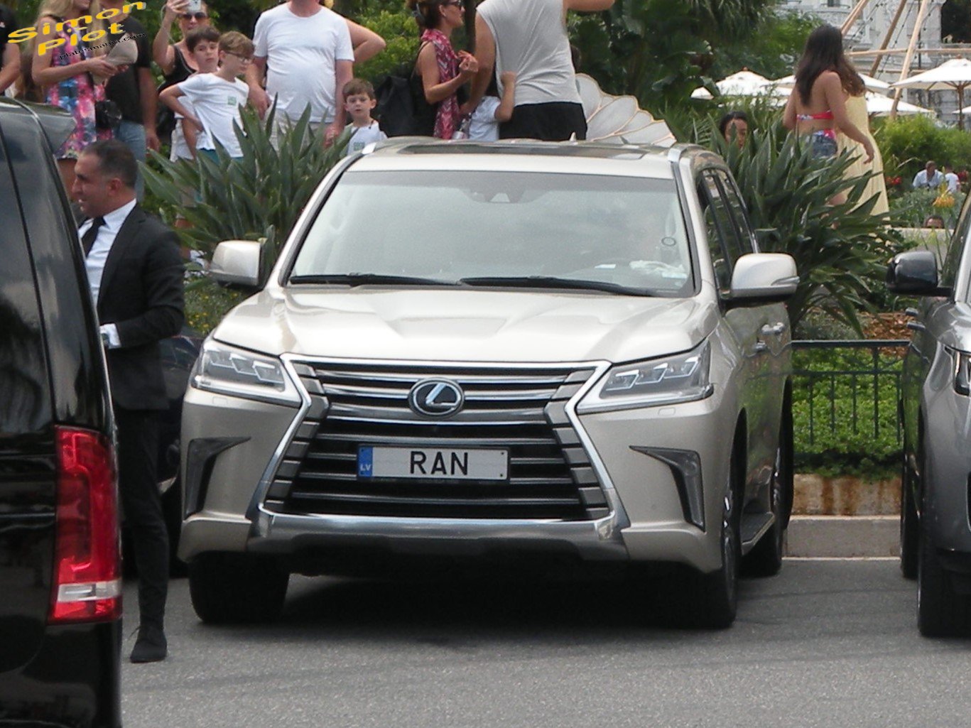 RAN, Lexus LX 3rd gen (J200), 2nd facelift, 2015–2021