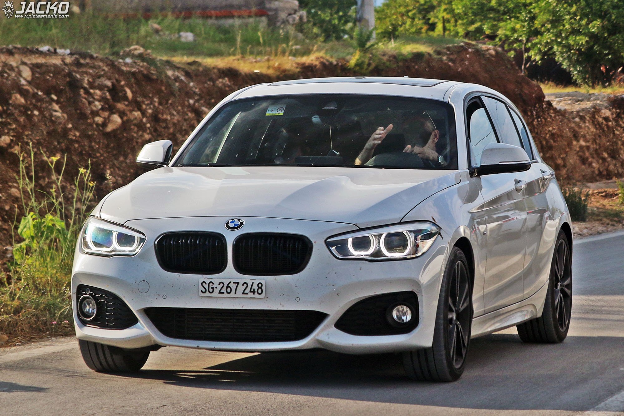 SG 267248, BMW 1 Series 2nd gen 5-door Hatch (F20), facelift, 2015–2019