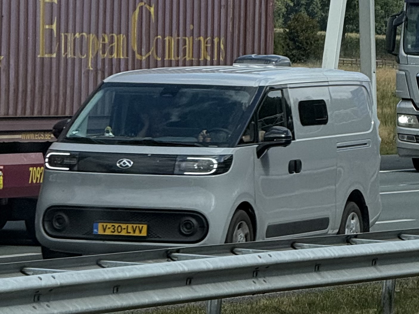 V-30-LVV, Maxus e Deliver 5 