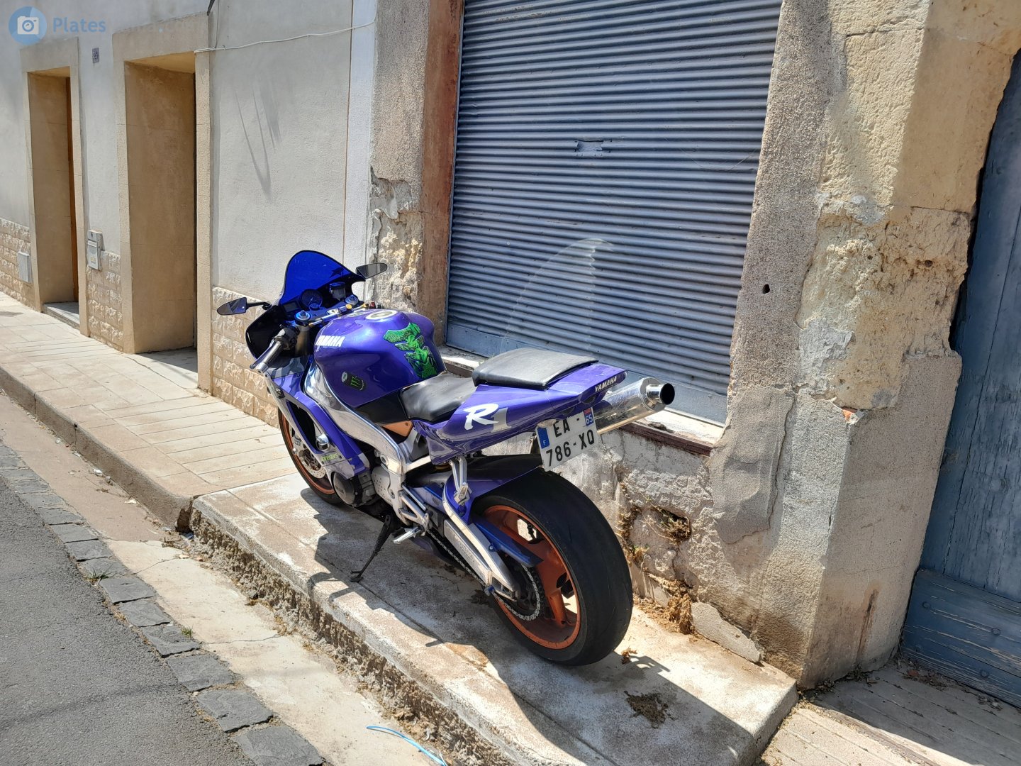 EA-786-XQ, Yamaha YZF 1st gen R1, 1998–1999