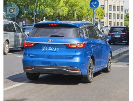 沪B·052Y5, BYD Song