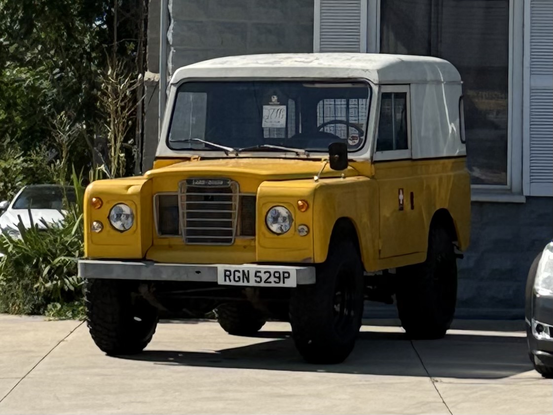 RGN529P, Land Rover Series III 88'' 3-door SUV, 1971–1985