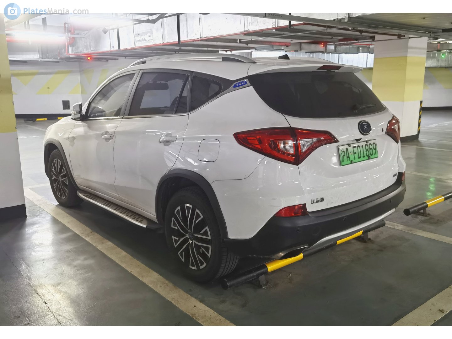 沪A·FD1869, BYD Song 1st gen EV SUV, 2017–2018