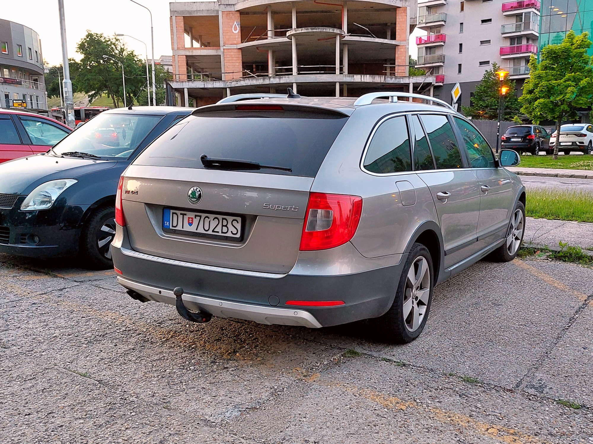 DT-702BS, Skoda Superb 2nd gen Combi Outdoor (B6/3T5), 2012–2013