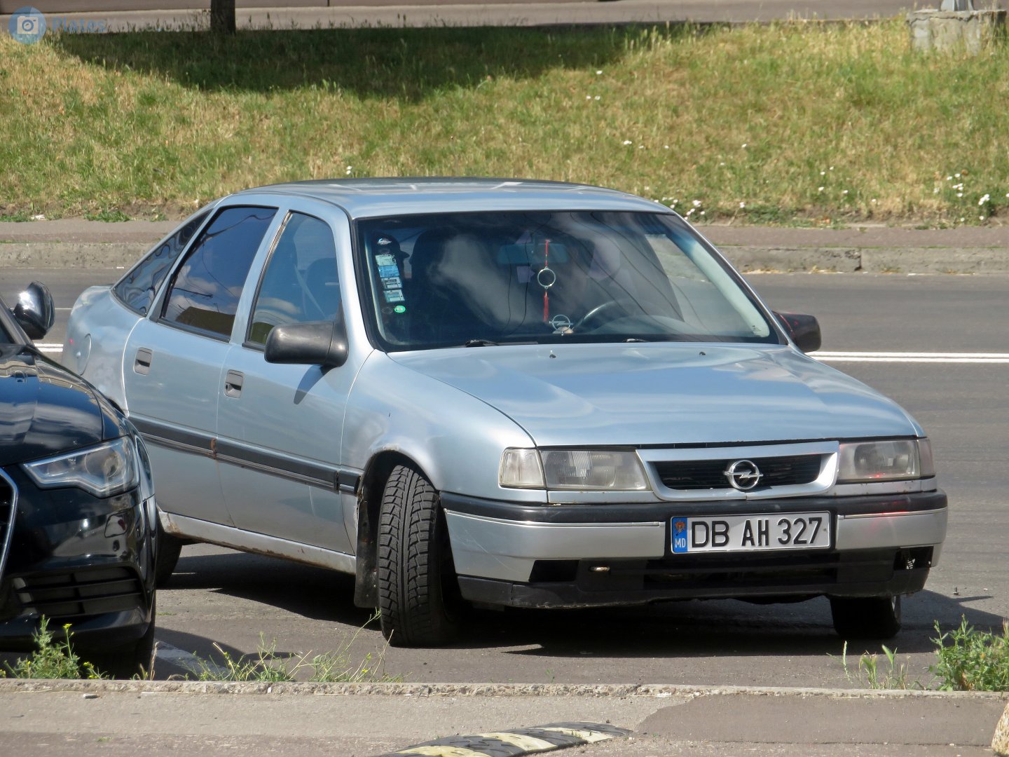 DB AH 327, Opel Vectra 1st gen Liftback (A; J89), 1988–1995