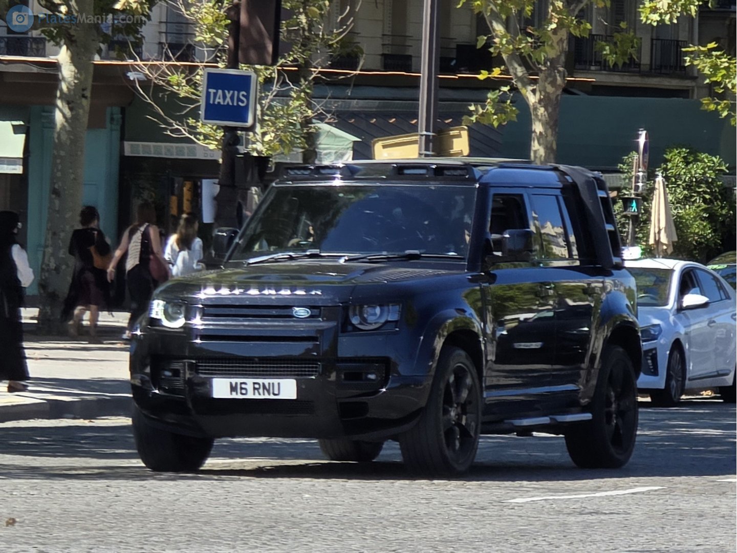 M6RNU, Land Rover Defender 2nd gen 110