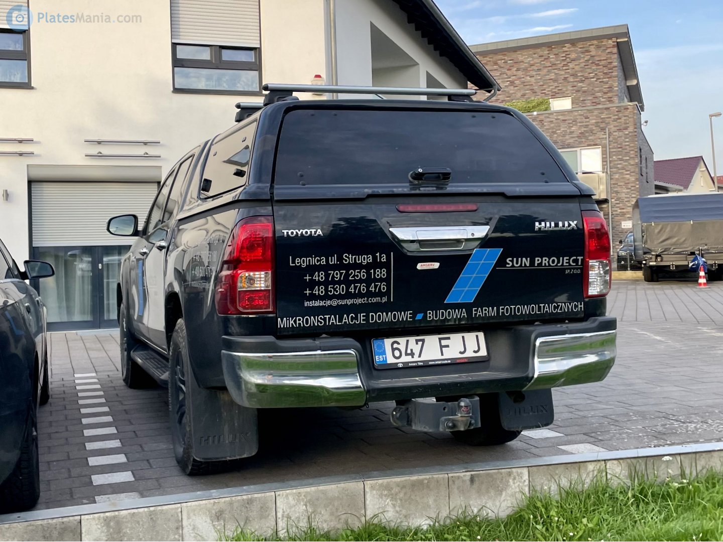 647 FJJ, Toyota Hilux 8th gen (AN120/AN130), 2015–