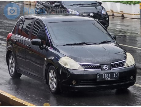 B 1181 AD, Nissan Latio