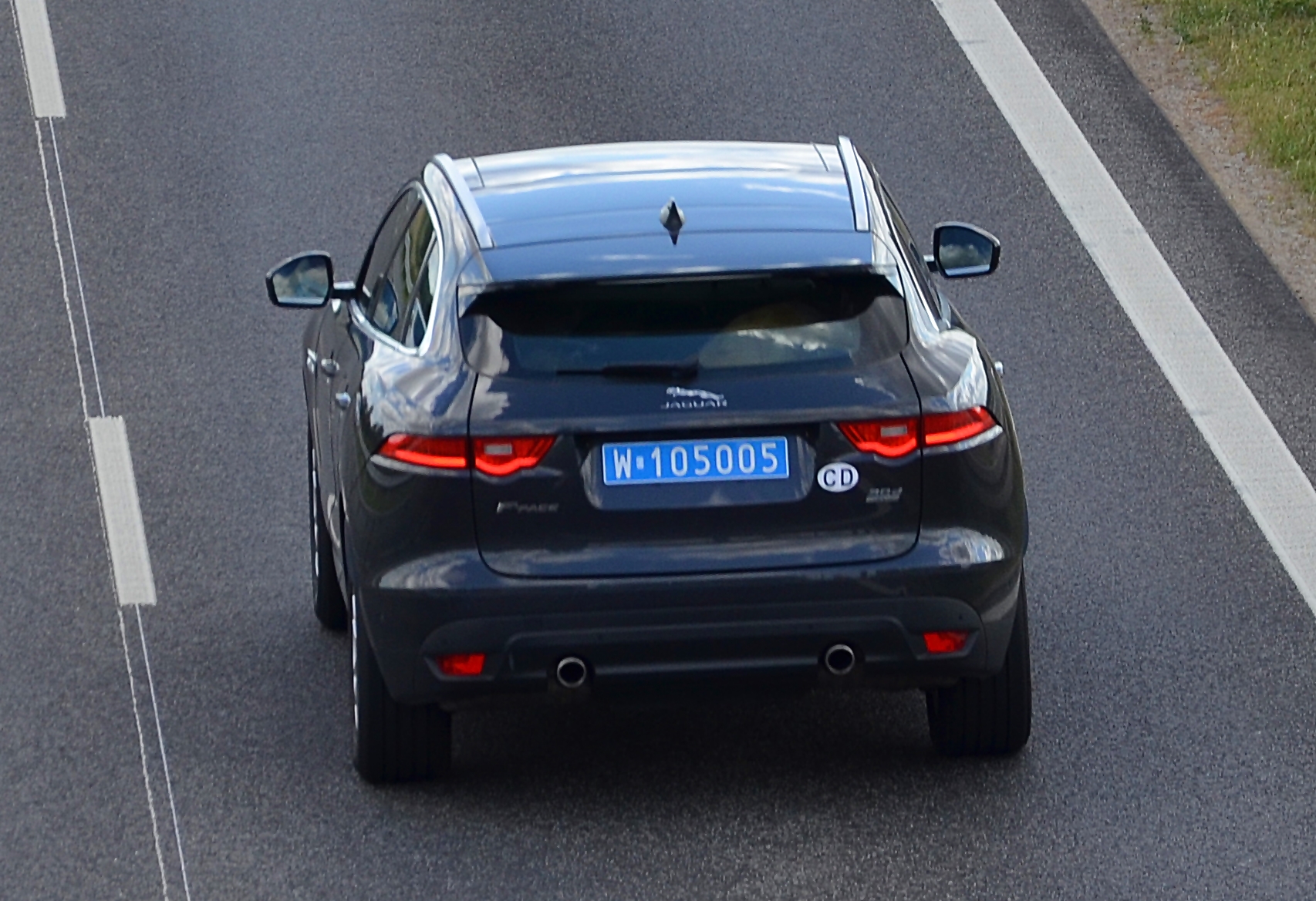 W 105005, Jaguar F-Pace 1st gen (X761), 2016–