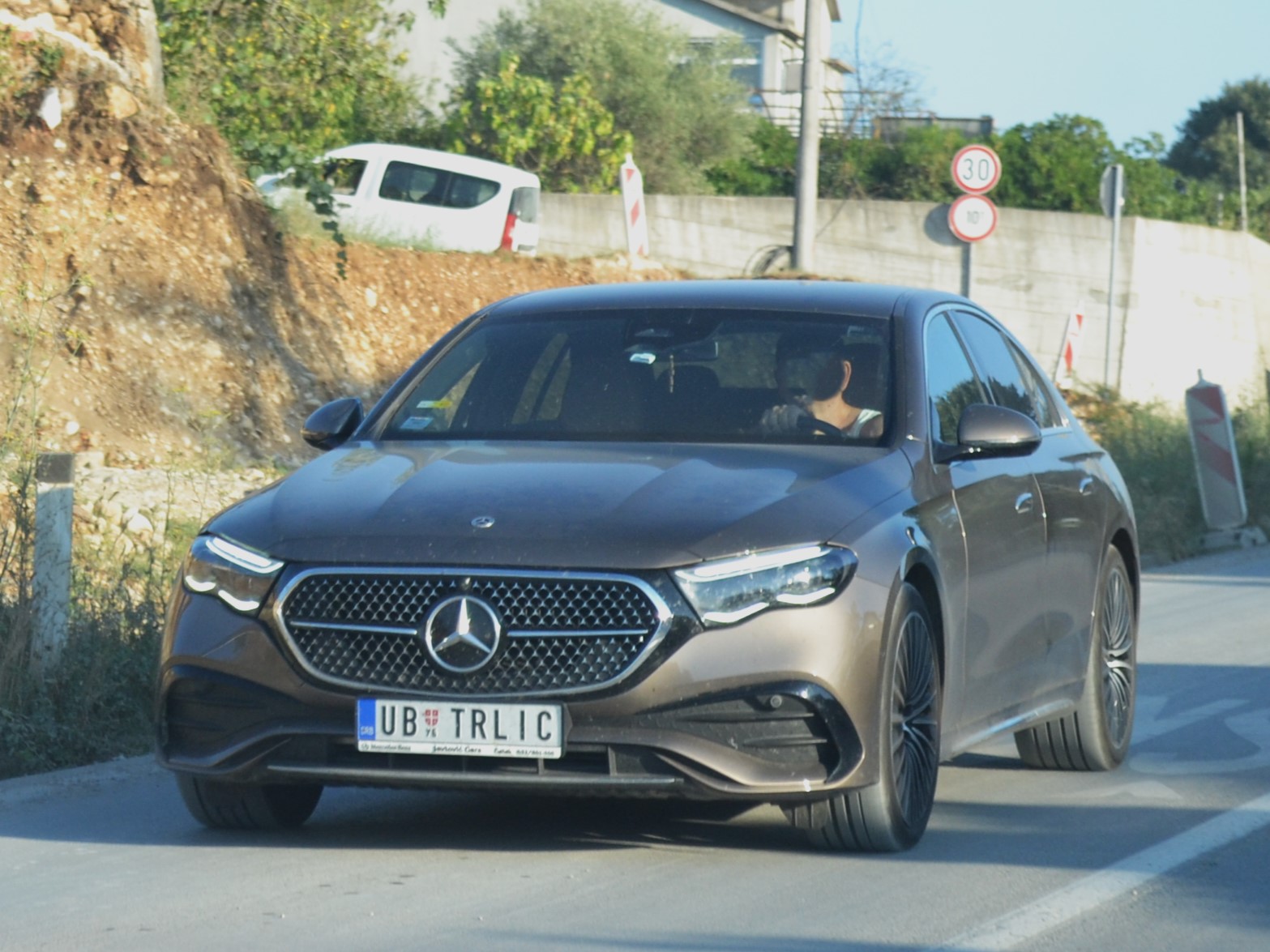 UB TRLIC, Mercedes-Benz E-Klasse 6th gen Sedan (V214/W214), 2023­–