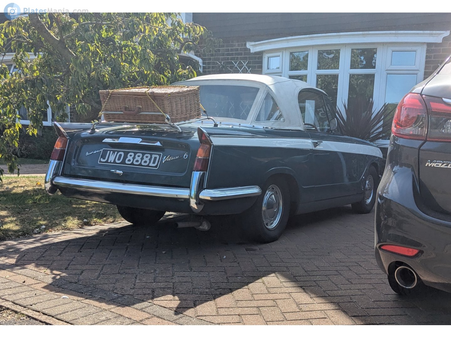 JWO888D, Triumph Vitesse 