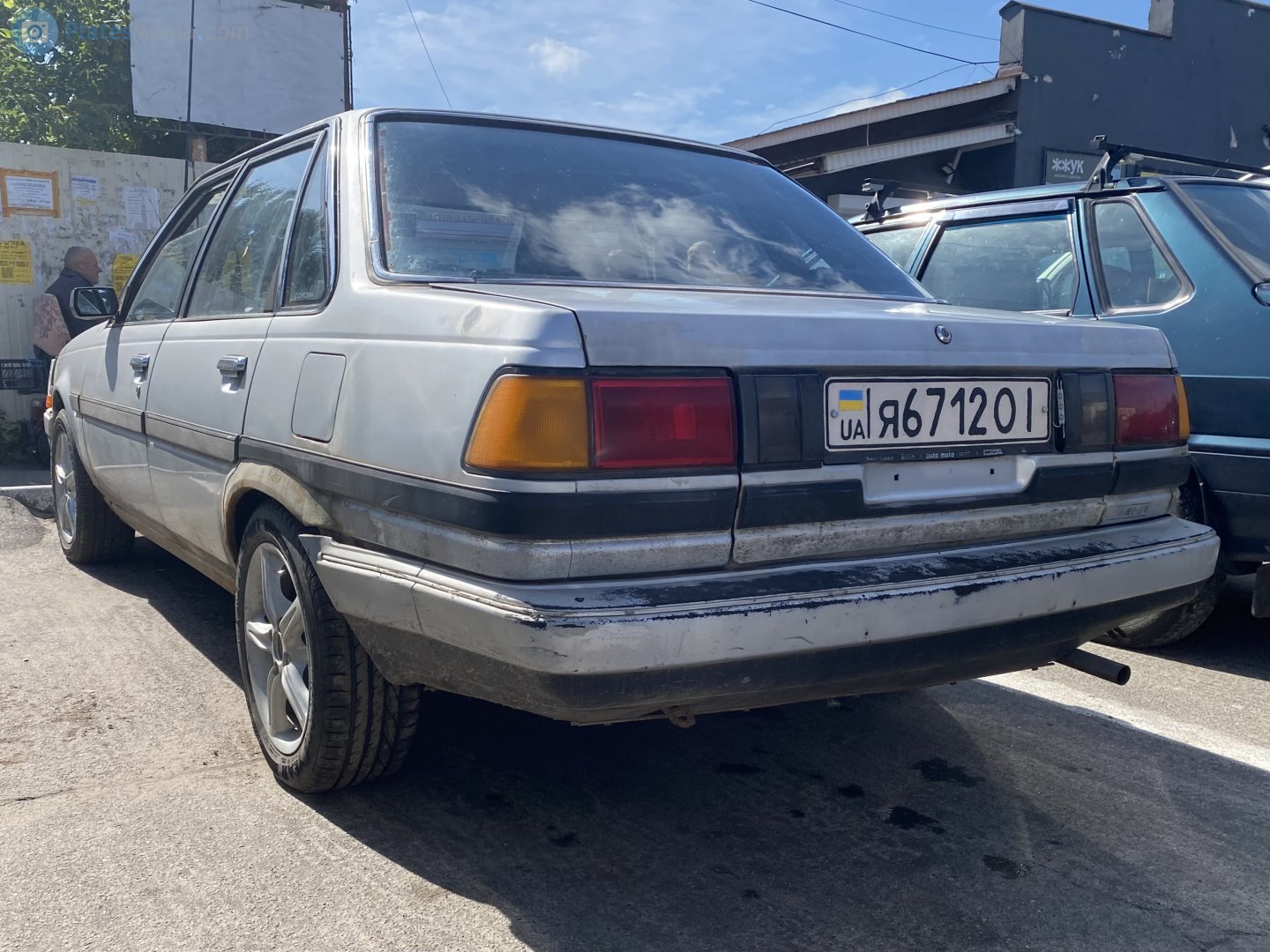 я 6712 ОІ, Toyota Corona 8th gen Sedan (T150), 1983–1987