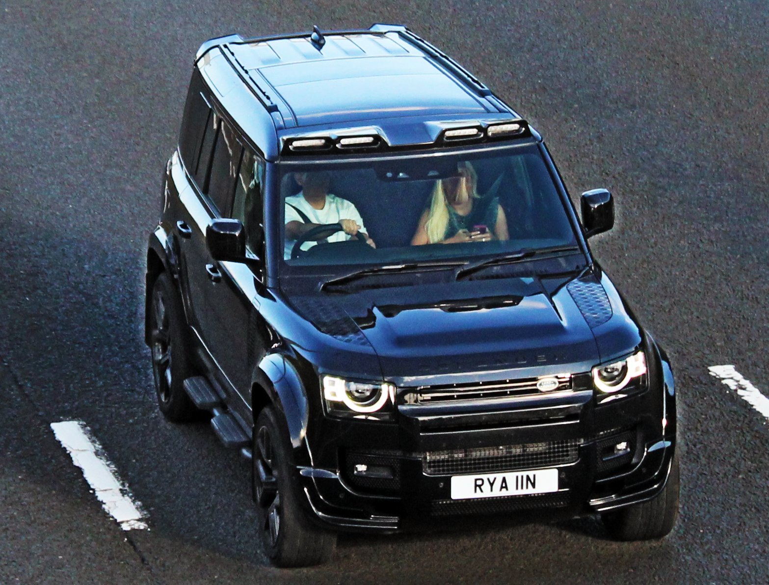 RYA11N, Land Rover Defender 2nd gen 110