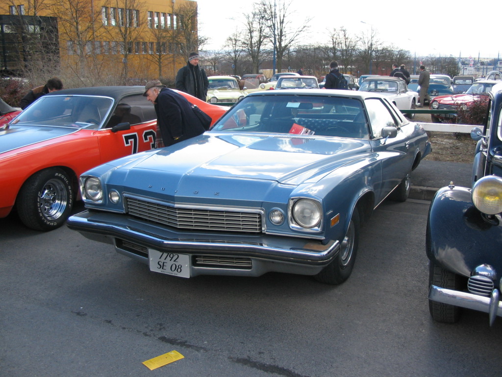7792 SE 08, Buick Century 3rd gen (Regal/Custom) 2-door Coupé (57; A-body), 2nd facelift, 1974–1975