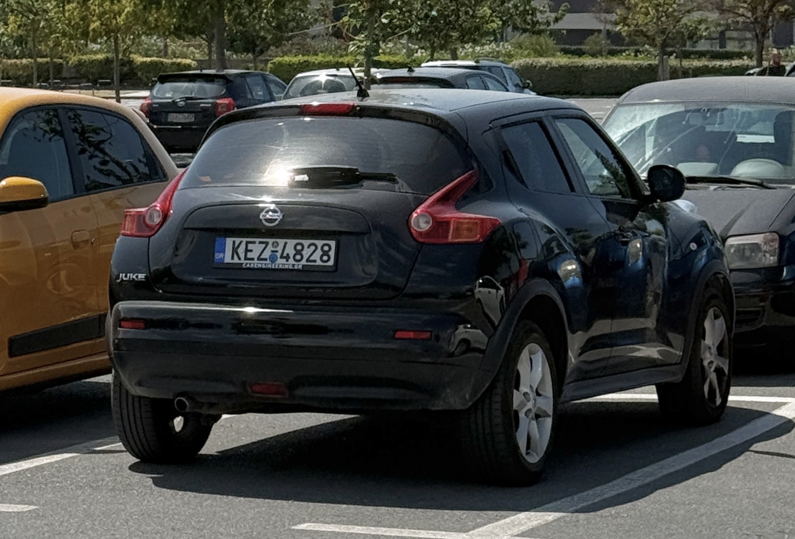 KEZ-4828, Nissan Juke 1st gen (F15), 2010–2014