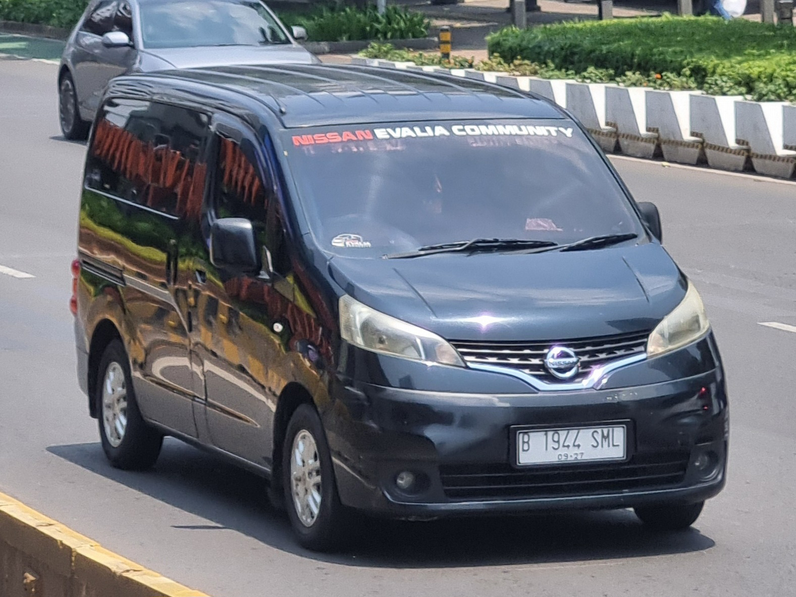 B 1944 SML, Nissan Evalia 1st gen NV200 (M20), 2010–2019
