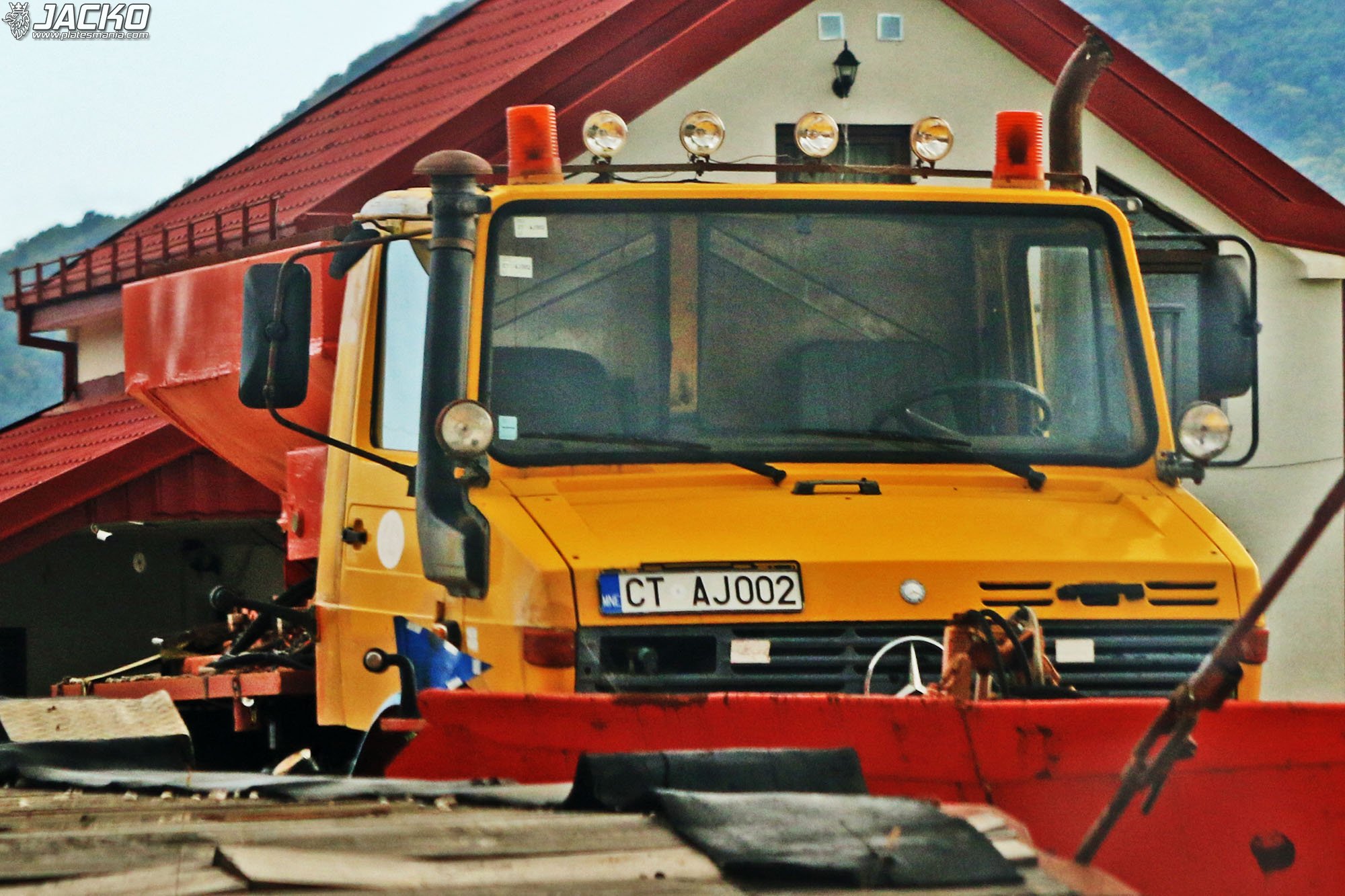 CT AJ002, Mercedes-Benz Unimog 418 Medium Series, 1992­–1998