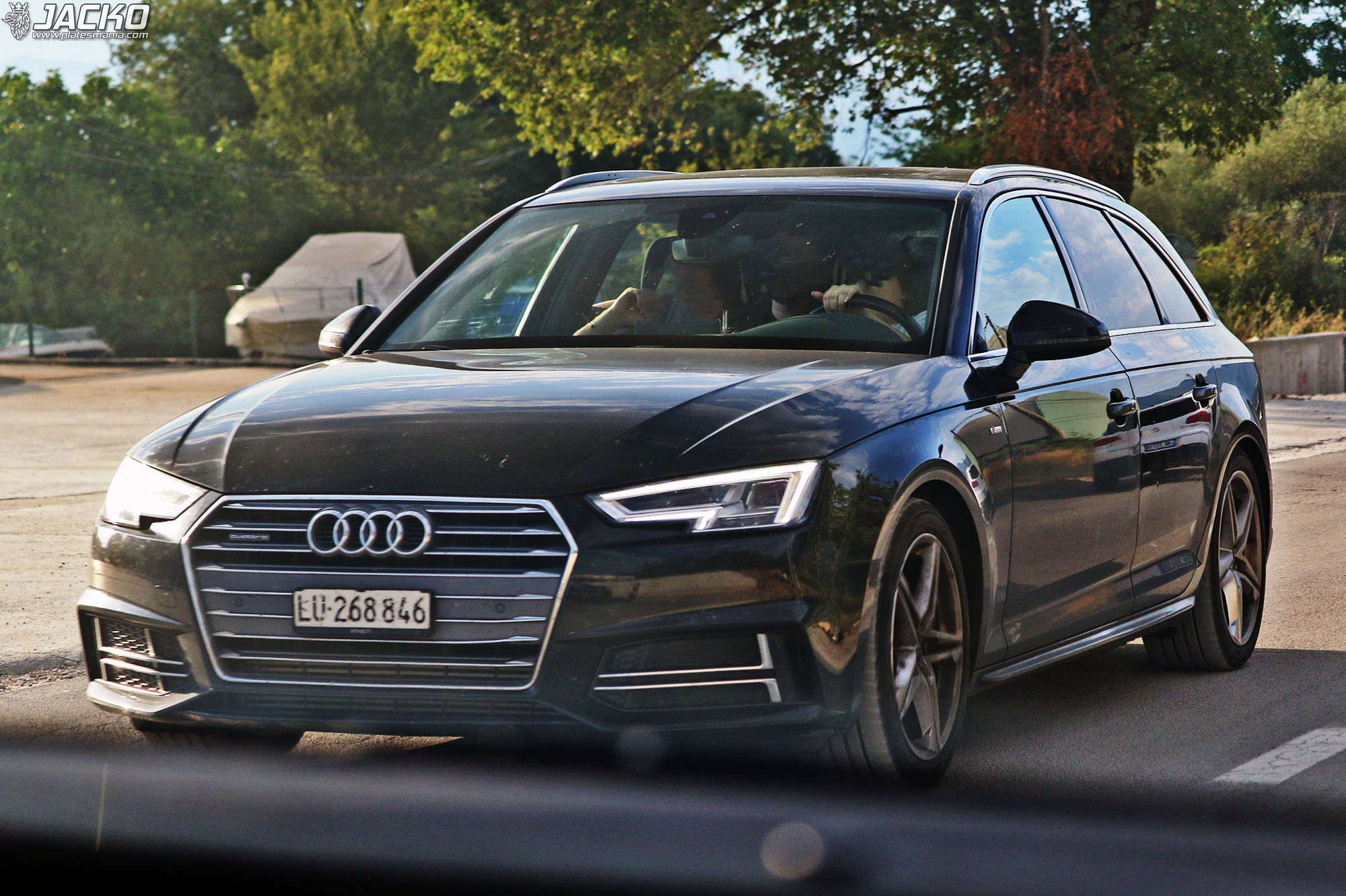 LU 268846, Audi A4 5th gen Avant (B9/8W5/8WD), 2015–2019