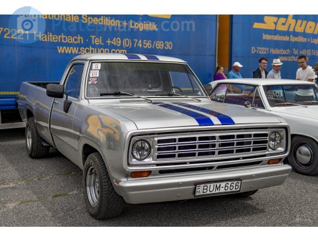 BUM-666, Dodge D-Series