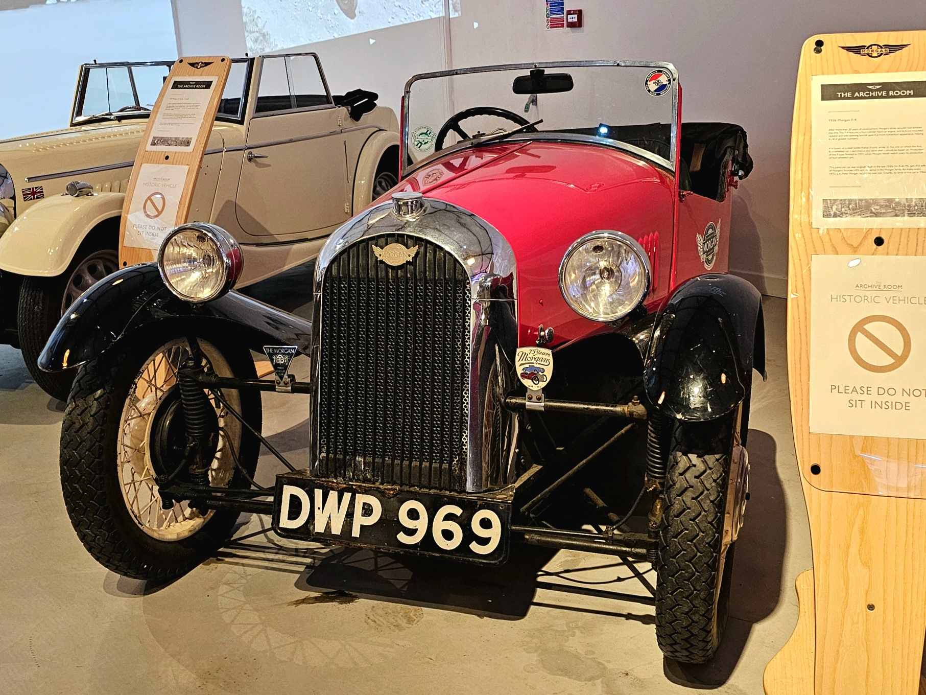 DWP969, Morgan F-Series 