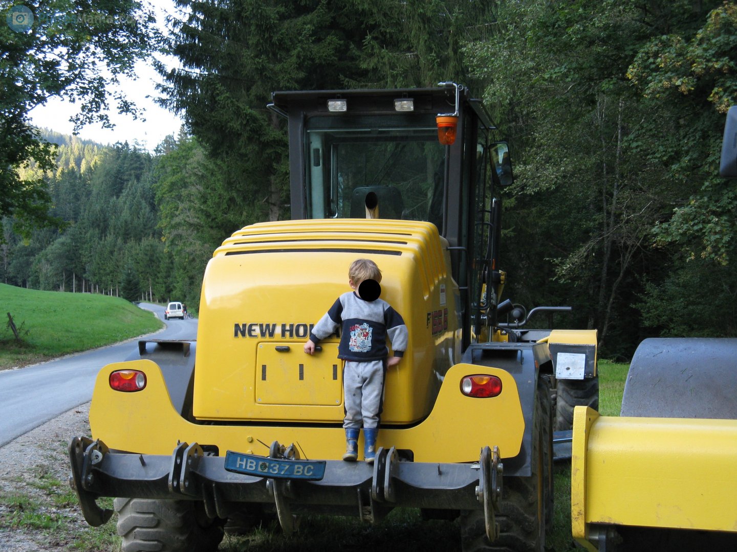 HB 37 BC, New Holland F-Series 