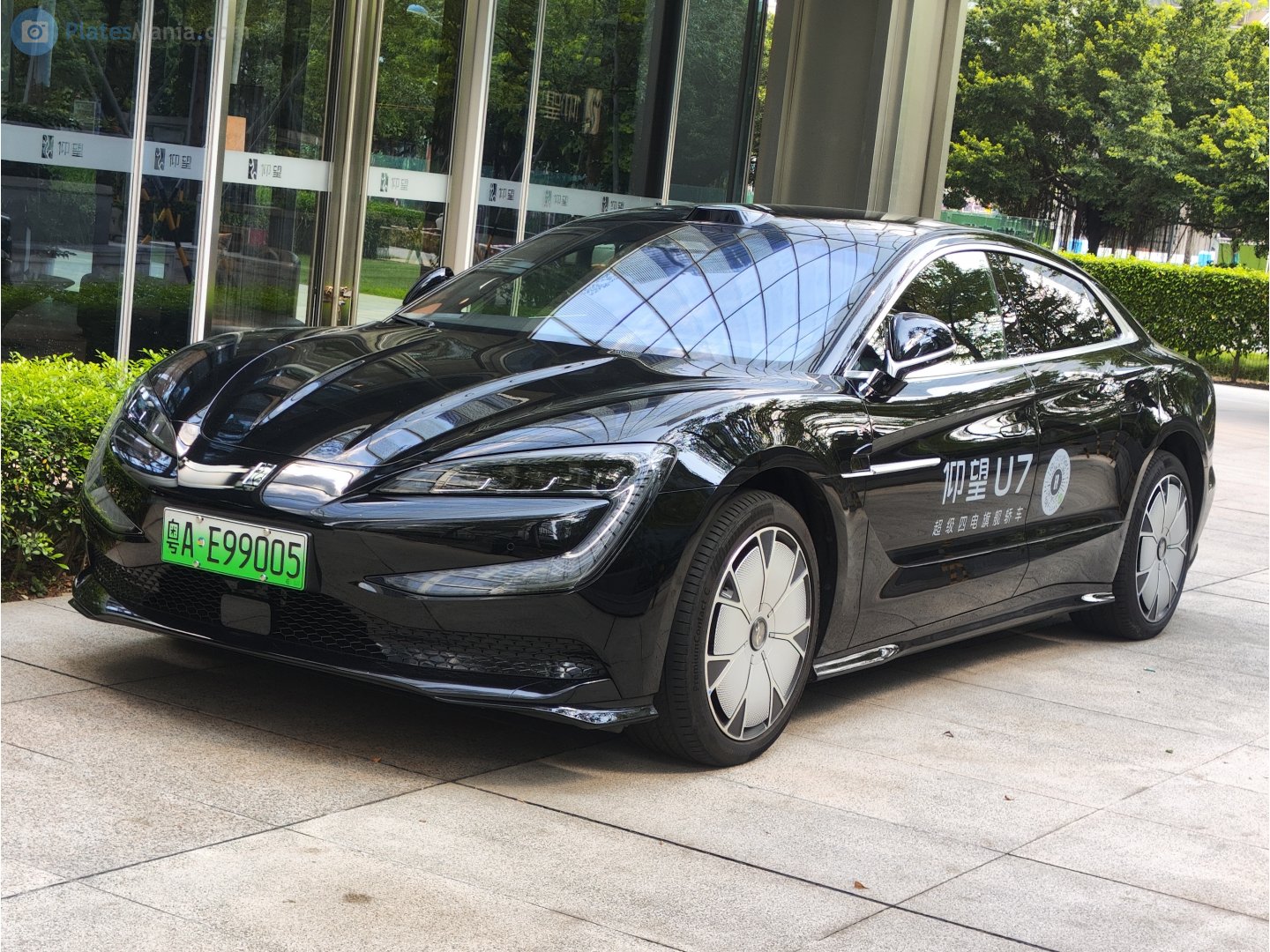 粤A·E99005, Yangwang U7 1st gen EV, 2025–