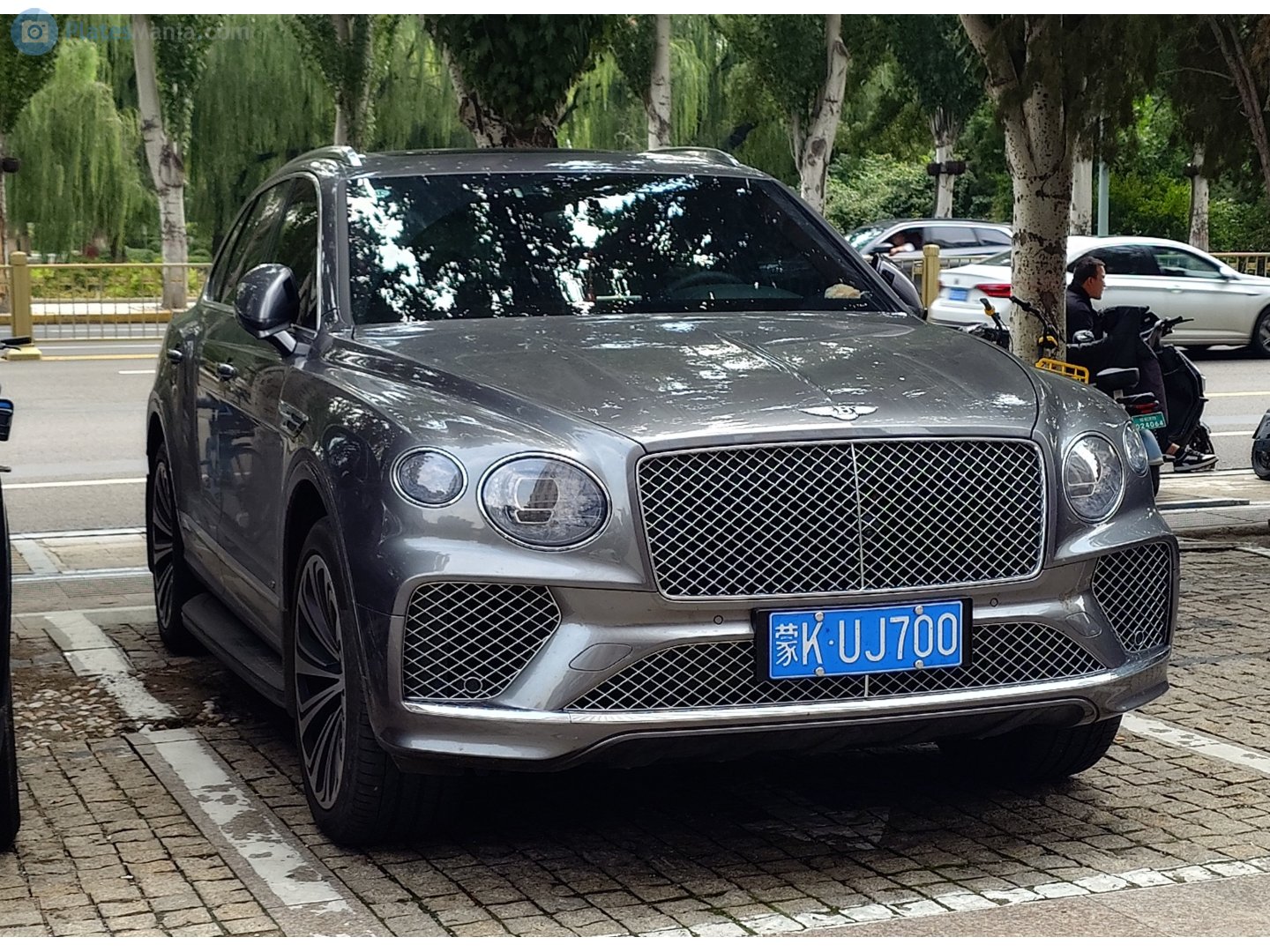 蒙K·UJ700, Bentley Bentayga 1st gen (PL71), facelift, 2020–